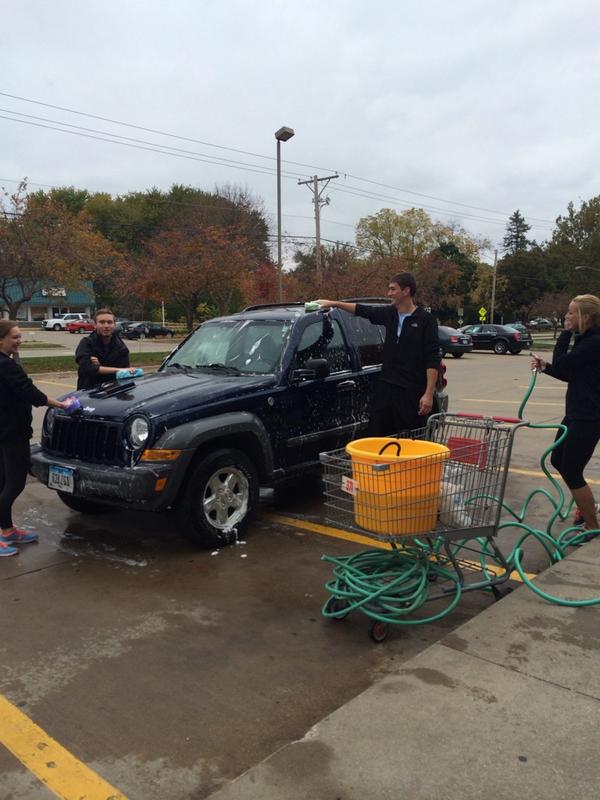 KelseyKruse2's tweet photo. Come to HyVee at 812 S 1st Street to get your car washed by @UIowaSmile!! http://t.co/3oIlqk5Vvc