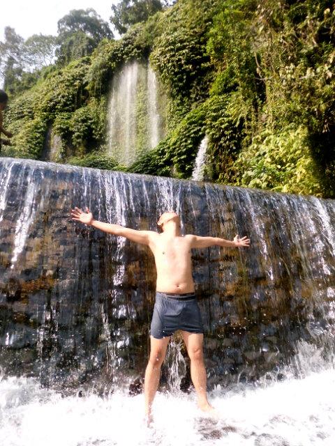 Chepytriadi's tweet photo. Masih di air terjun benang kelambu http://t.co/Nn5r01jExJ