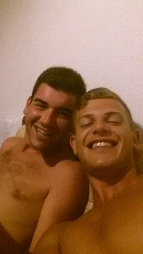 RaulCanas14's tweet photo. 21 años hermano! Ya lo celebraremos cuando vaya jaja, disfrutalos que eres un grande señor risa @JuanRodriguezR7 http://t.co/z2yykqN1G1
