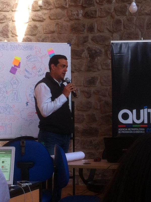 ShapersQuito's tweet photo. Andrés Yépez, facilitador de #sparkquito da la bienvenida a #globalshapers y emprendedores de Moi, Cabildo y Dominga http://t.co/h9ATmiq23U