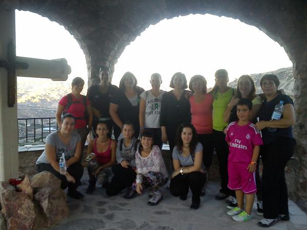 nogavalen's tweet photo. vaya dia mas guapo y la teacher que es la mejor http://t.co/zCqD4tXnUQ