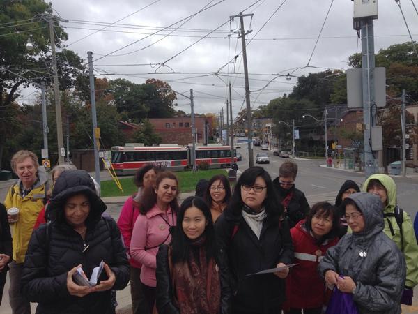 PeoplesQueenSt's tweet photo. Big day! We're walking all of Queen Street with an enthusiastic crowd #queenstwalk http://t.co/0aZPbtln48
