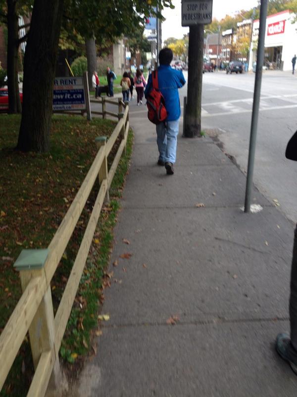 PeoplesQueenSt's tweet photo. Certainly doesn't take much to fill the sidewalk on Queen in The Beach #queenstwalk http://t.co/WWn7DkeayH