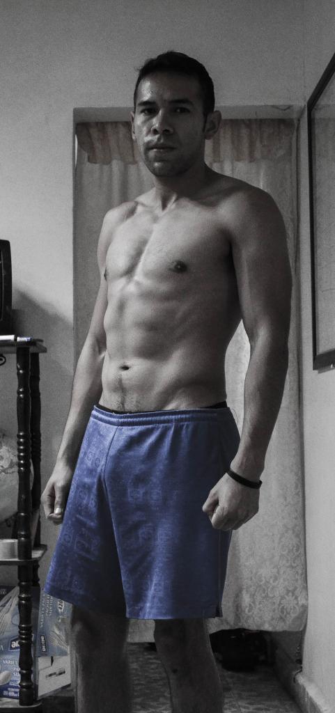 brazotesX's tweet photo. Remember your pic @DathanMathews , morning and feeling #shredded 
#fitfam #progressPic #bodyslip #abslip http://t.co/Bt6bNglA5O