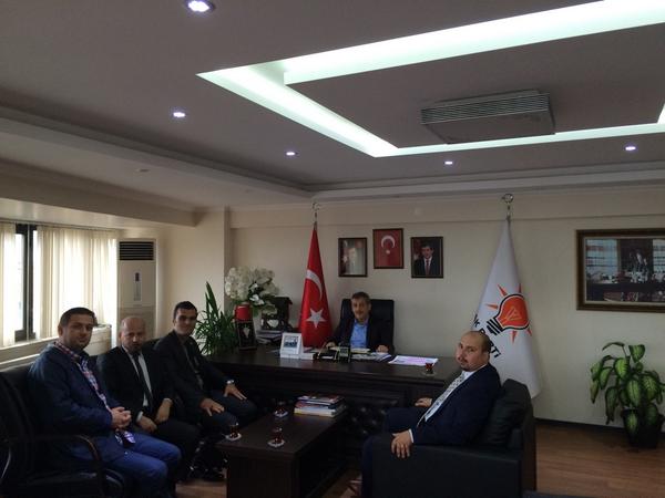 ogesendika's tweet photo. Giresun'da AK PARTİ, CHP ve MHP İl Başkanlarıyla Görüştük. @VahdetOzkocak @AtahanTogay @tolgaozencel @ogedernek http://t.co/5mcVUE3Z5J