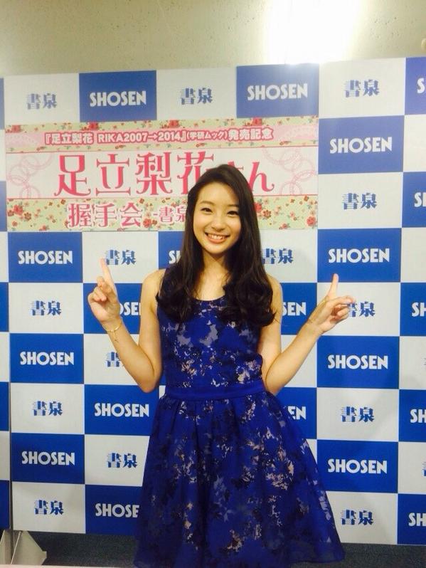 イベントたくさんの方に来ていただいて嬉しかったです！初めて握手会の