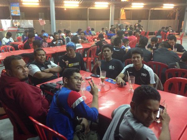 bingitdotcom's tweet image. lepak santai bersama Gabungan Bikers Malaysia