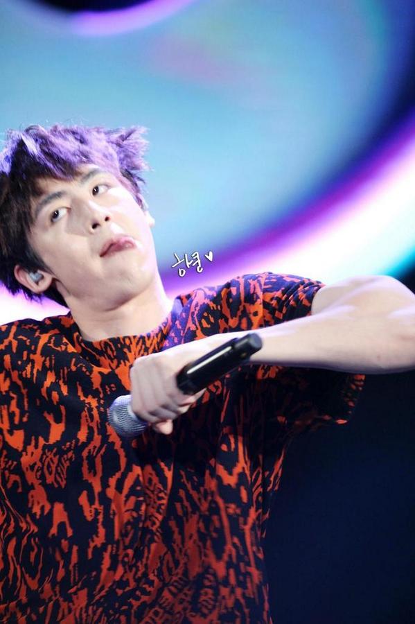 nikunhvj's tweet photo. “nichkhunplanet: 140913 Nichkhun at SGC Super Live in Seoul -- by 하쿤 http://t.co/SK7vFZH7Ab”