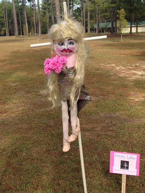 kjared87's tweet photo. Jared's kids scarecrow ready! #learnup #creativityiscool #BBEtigers #unitedway @sushay82 @Othell http://t.co/VyNOcknipe