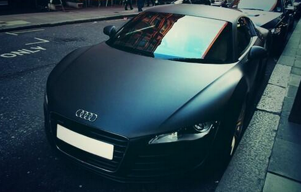 SpeakComedy's tweet photo. the matte black audi r8 is beautiful http://t.co/BqMITKJxKN