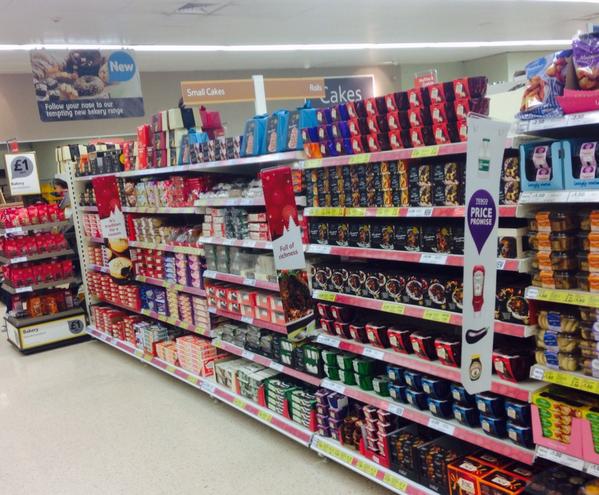 Brad2380's tweet photo. Xmas cake looking strong on sat afternoon @G29SSS @JGafcb @scootaym @DanielleLayton1 @hamiltoncol @M44RNE http://t.co/gTaEluVOpz