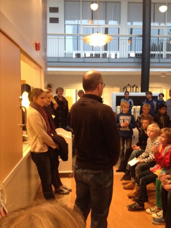 sjakkmamma's tweet photo. Takk for bra treningsaml på Greveløkka @ellenoec og @IngridCarlsen #KM #sjakk morgen ser vi hvem som lærte mest :) http://t.co/pDGrbWzDtr