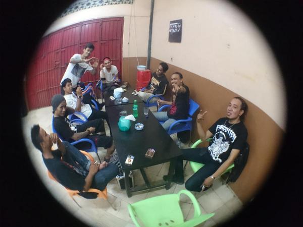 Ini dia penampakan piceng squad setelah hajatan Kami @MksMetalSndkt #SMF 2014