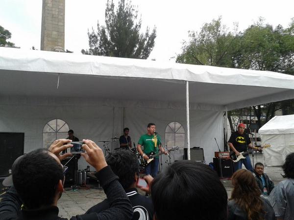 fiscumfestival's tweet photo. @nonuncaolvides ya tocando #F14DF #sehaceruido http://t.co/vrBF7o38Ff