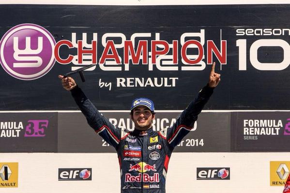 Carlossainz55's tweet photo. CHAMPIONS!!!!!!!! What a year!!!! Tomorrow i will give it all!! Thanks @damsracing http://t.co/G5Nnp86kra