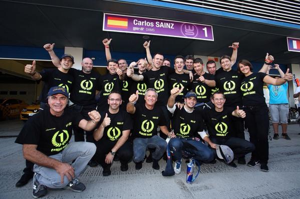 Carlossainz55's tweet photo. CHAMPIONS!!!!!!!! What a year!!!! Tomorrow i will give it all!! Thanks @damsracing http://t.co/G5Nnp86kra