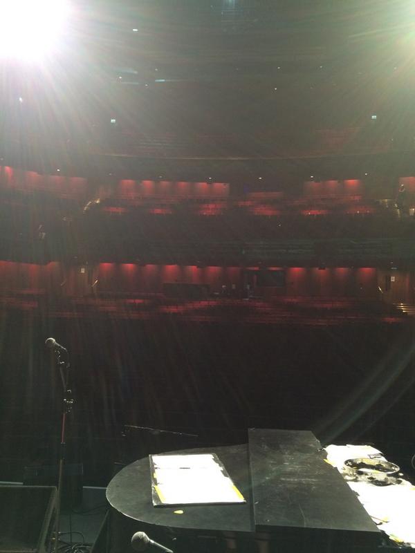 SalHanvey1's tweet photo. Another great gig last night supporting @JoolsBand in Dublin. And I get to do it all over again tonight! http://t.co/dBl8sHk6qq