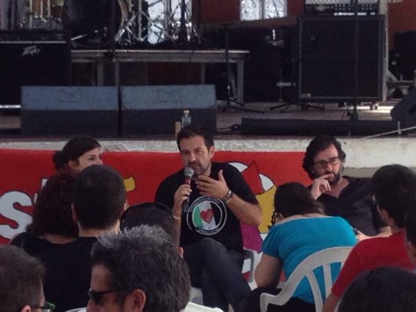 PovedaLola's tweet photo. #FiestaPCRM Manu Pineda hablando de la masacre en la franja de Gaza. http://t.co/XZMfcwzKxa