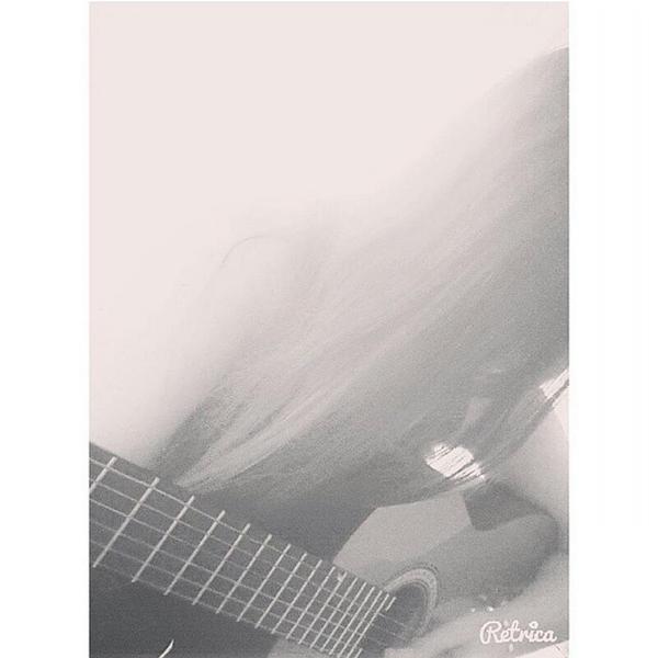 Alemusicfans's tweet photo. @AleMusicOficial  pero que guapisima que es esta chica por dios !!!! Ojala me siguiera algún dia :) http://t.co/aohlMSHrBq