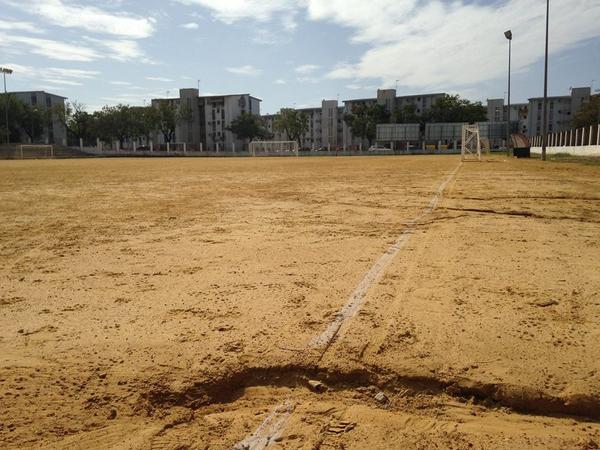 tony_13garrido's tweet photo. Por unas instalaciones dignas!! @JuntaInforma @PortalJunta @UD_Sur http://t.co/L6vxj6R6JN