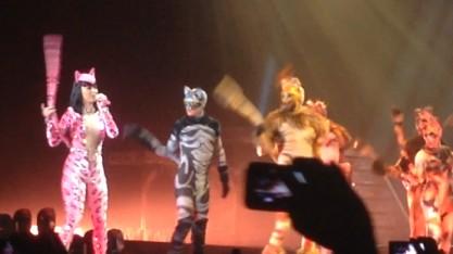albric_x4's tweet photo. Sin duda alguna mi vestuario favorito y la mejores coreografías.
#KatyPerryMx #KatyPerry #KatyCats #HotAndCold http://t.co/b9zt18hpVs