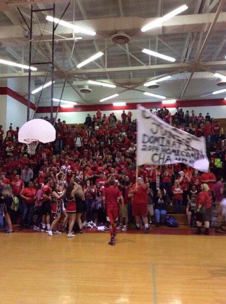 USections101's tweet photo. Lexington High School! Lexington, Tennessee!😍👌😈 http://t.co/dfd48J80Jv