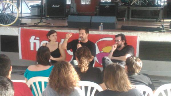 pcrm_es's tweet photo. Debate sobre la masacre Gaza y la Resistencia Palestina en #FiestaPCRM con @Manu_Abu_Carlos @luciakinder y A. Alcolea http://t.co/NzdV0USHLe