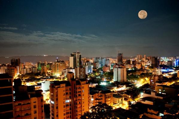 Bucaramanga's tweet image. #UnaFotoBUC “@maurobucaro: Es mi bella ciudad bonita @Bucaramanga http://t.co/3SV1DQF7jR”