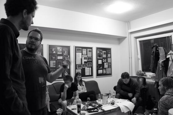 KUDKiks's tweet photo. Pripravljamo se na finale. Cez pol urce! #SpopadGeneracij #KudKiks http://t.co/9yhj0AiieT
