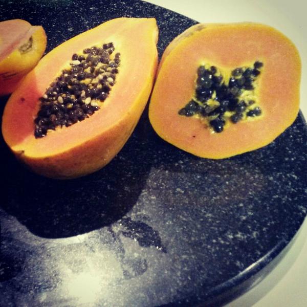 daneaucamp1's tweet photo. Lovely summer fruits Yummm http://t.co/ixJSVcioNi