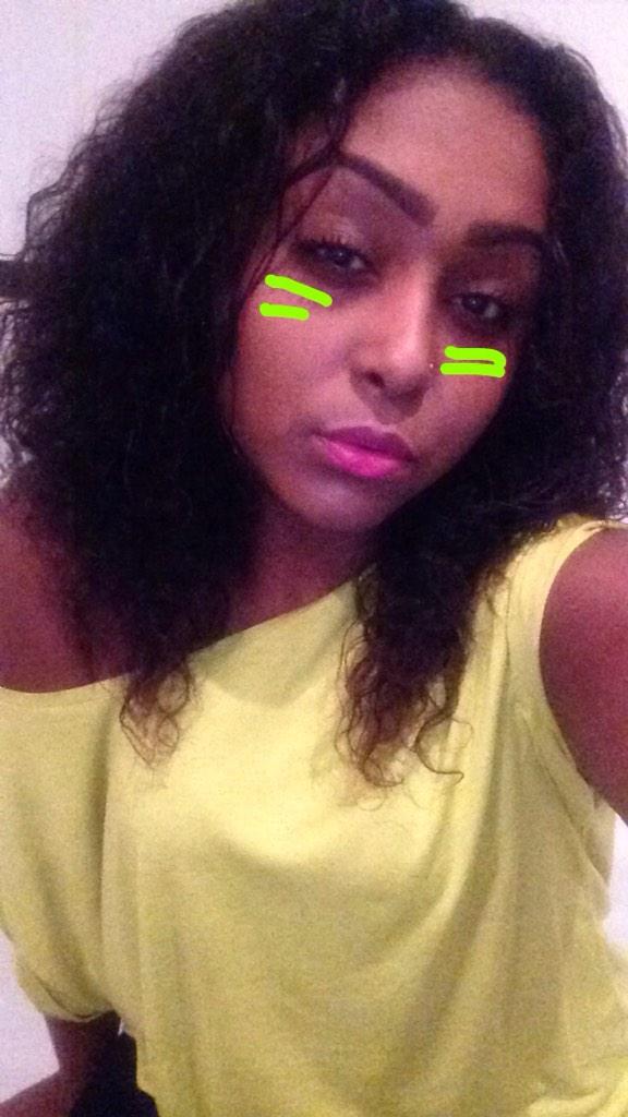 briwhitts's tweet photo. “@cooliebabe_: Girls at festivals be like ; http://t.co/4Dw9bsswKq”😂😂😂 too accurate