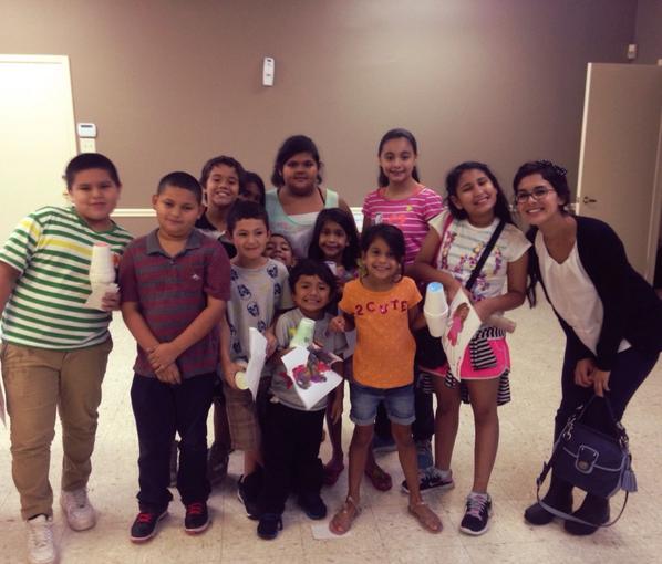 mariinastrid's tweet photo. Me and my students👭👬👫👭 #successfulworkshop http://t.co/Jw9YuUD4bw