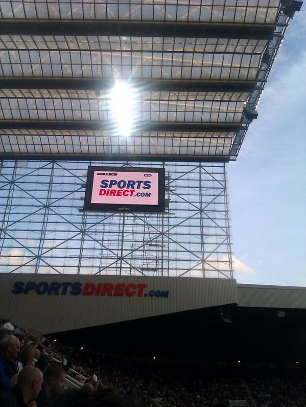 ThisIsLiamM's tweet image. Here's the offending item from @NUFC today. Of course, it's got that red and blue writing on it! #NUFC #screengate