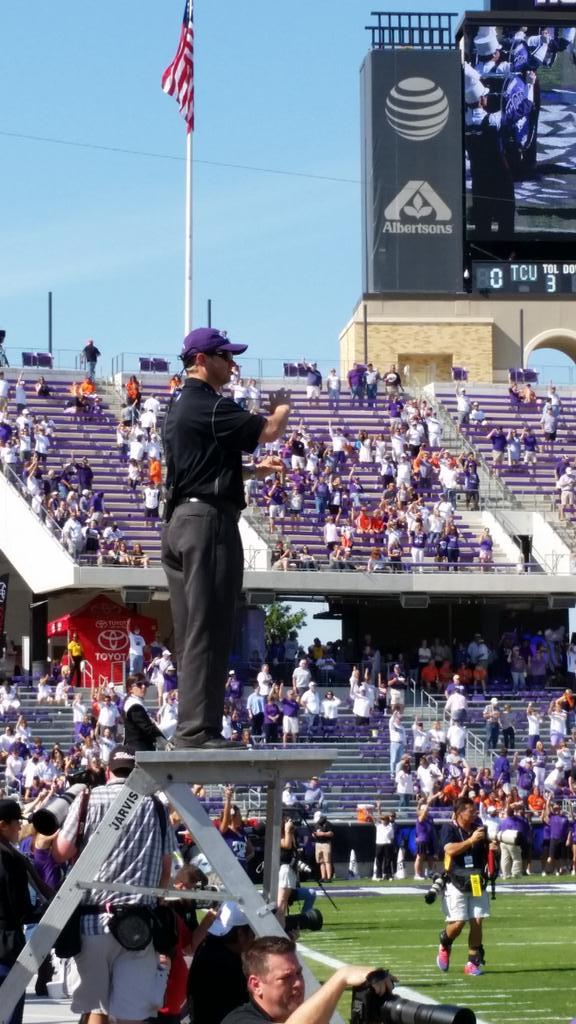 themargaretshow's tweet photo. Gotta love Brian Youngblood! @tcuband http://t.co/zNqw8lTynQ