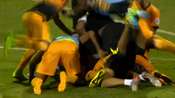 TheAFCGL's tweet photo. PS: GOALLL!!! QADSIA WIN! 4-2! #AFCCup2014 http://t.co/aArFgF0Z87
