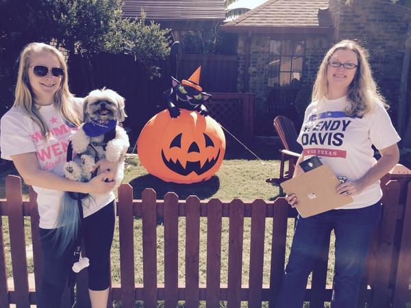 BGTXRichardson's tweet photo. CUUUUUUUUUUTE!!! 🎃🎃🎃 #TeamWendy #Knocktober #BGTXKnocks #Texas http://t.co/bN20abtVqQ