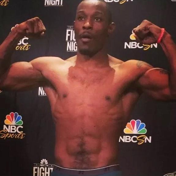 TheRealDocDay's tweet photo. Tonight in South Philly my bro @theonetb fights @2300Arena, starts on @NBCSports at 9pm #TeamYoungGun #PhillytoNB http://t.co/8kw6s9GZC0