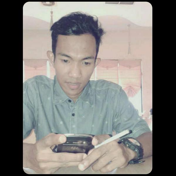ucuv01's tweet photo. #InstaMagAndroid http://t.co/yoyrfA2Umi