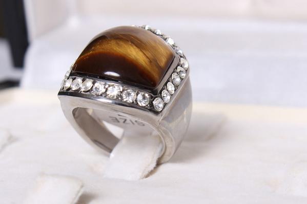 ShemaVenezuela's tweet photo. Anillos y mas anillos. Dinos lo que necesitas, seguro lo tenemos ! http://t.co/fbDQKF5gb1