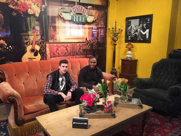 AlexanderAigen's tweet photo. On the set of friends @RashadJennings #CentralPerk #teamfwv http://t.co/VoT333a707