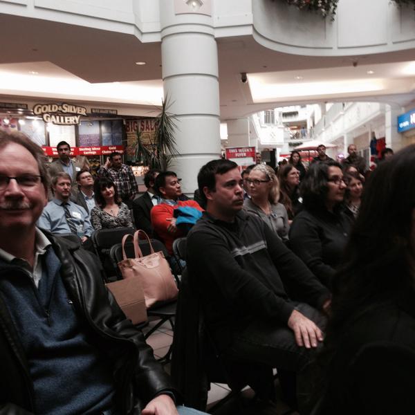 HomegrownMike's tweet photo. Great turnout for @hamiltonhive @SamCraggsCBC #hivex #mapformayor http://t.co/DrcvddCCvw