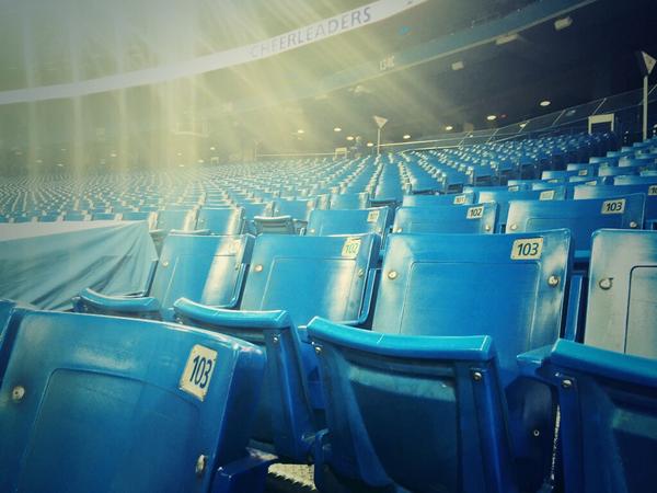 MTLAlouettes's tweet photo. #Alouettes fans travelling aboard the #FanTrain will soon be parked in these seats at Rogers Centre! #MTLvsTOR http://t.co/Ugp3uqr63I