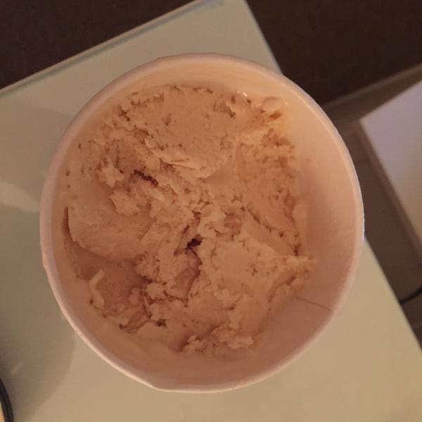 JamesHannaford's tweet photo. @benandjerrys worst tub of caramel chew chew every, all the caramel swirl &amp; chocolate bits are missing 😔 http://t.co/8yn5RajR95
