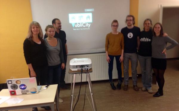 transformabxl's tweet photo. Publi.city team presenting its prototype #HackaBXL http://t.co/pbaI9vfPqP