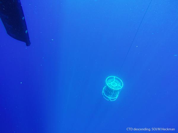 SchmidtOcean's tweet photo. Just off Ontong Java Atoll. Serious blue water here. #ontongjava #falkor http://t.co/22GWuJO9aw