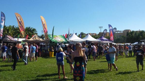 SachiLFC's tweet photo. At #grovetober fest.  Thanks @560WQAM @ZachKrantz @MarcHochman http://t.co/Rr0VbAGk2p