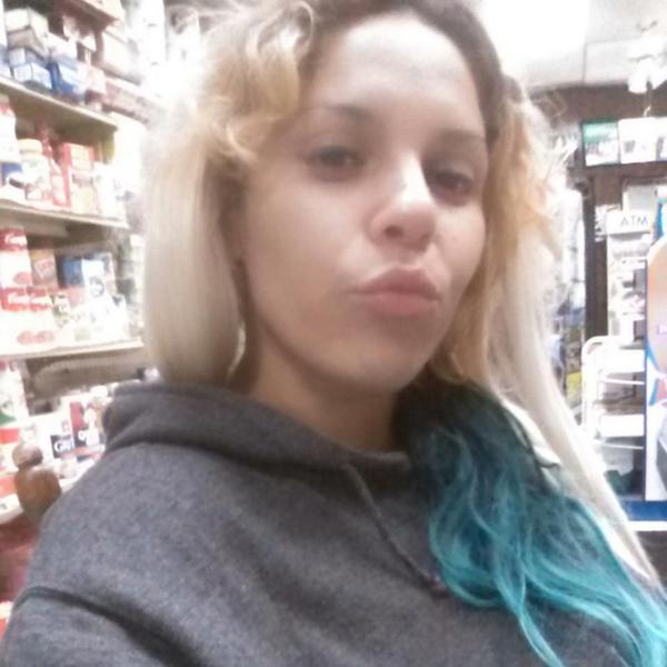 stephroyal's tweet photo. @PostBadBitches #teamgoldii in da buildin #LikeABoss #StephGoldiiHipHopsCinderella #VindictiveBxtch #DefinitionofaGee http://t.co/HRbLr3sbpc