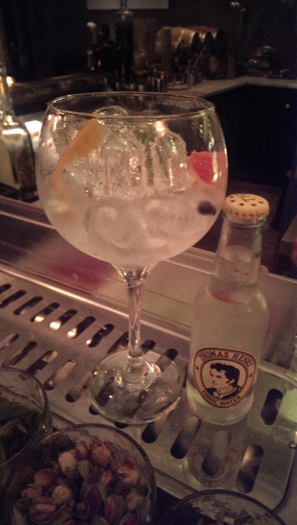 BUSS N509 GIN tweet media