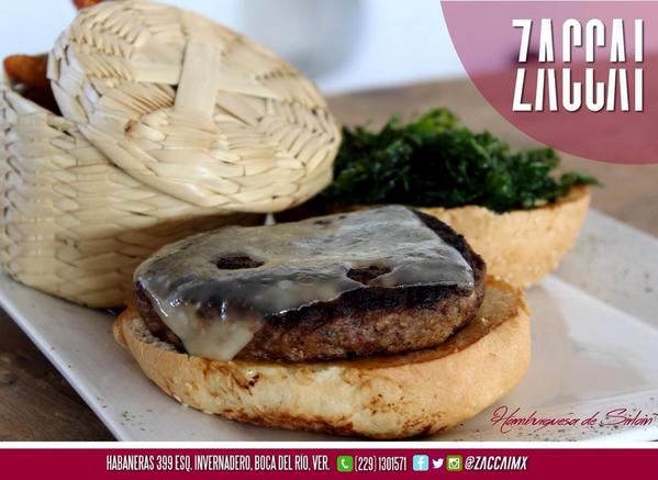 pauppg1's tweet photo. Ya probaste la deliciosa Hamburguesa de Sirlon !!!! No te la puedes perder sólo en @ZACCAImx http://t.co/uYRWfTAJS4