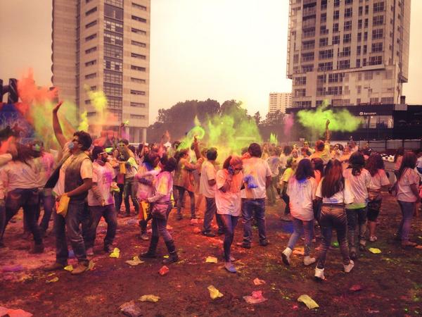 MissCuac's tweet photo. #UColor #AutocinemaCoyote @ucolormx http://t.co/xSgyUu5Rdm